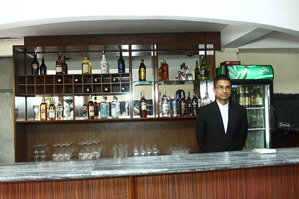 Bar